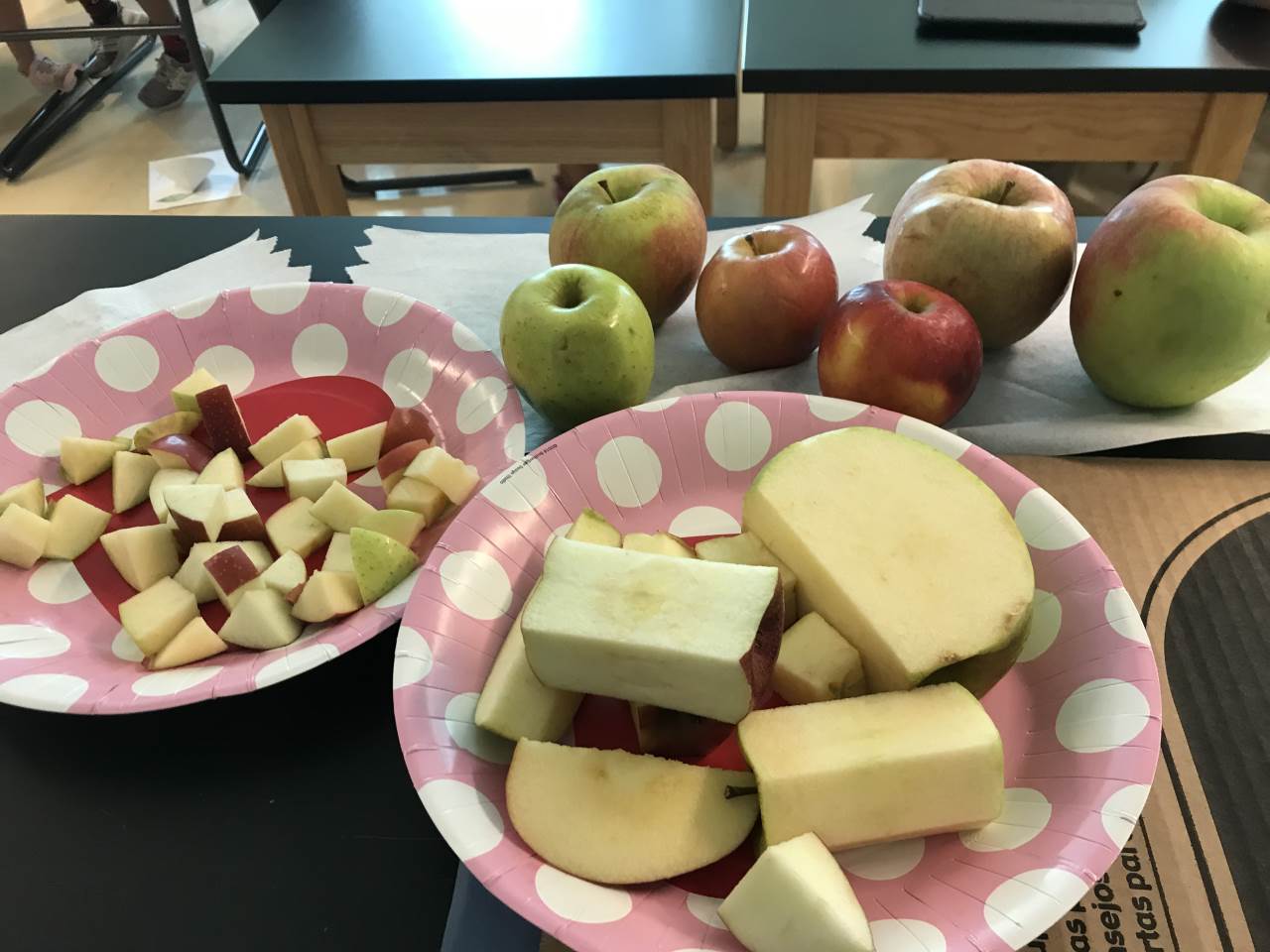 Taste Test - Apples to Apples - Honeycrisp or SweeTango? • Salt