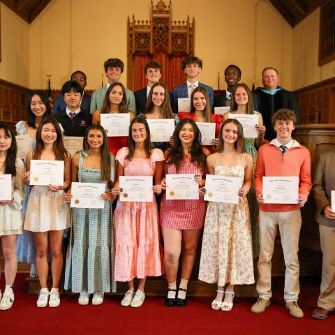 Cum Laude inducts 20 students